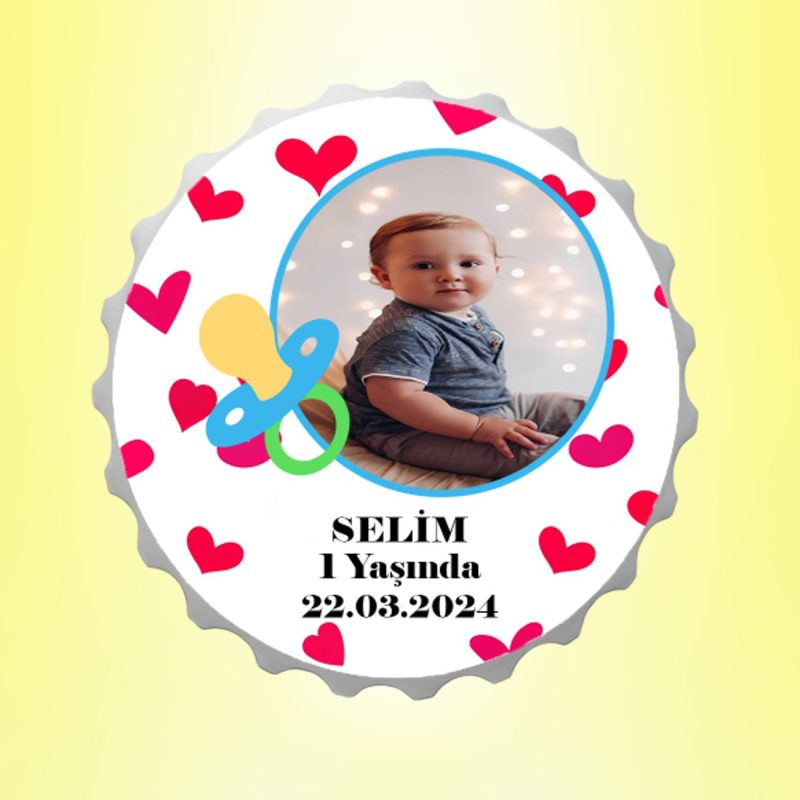 Erkek Bebek Resimli İsimli Kalp Emzikli Kapak Magnet Açacak Kişiye Özel